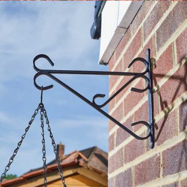 HANGING BASKET BRACKET BLACK 12/14IN HEAVY DUTY