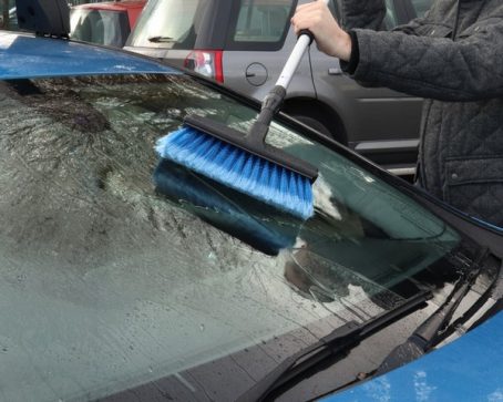 CAR WASH BRUSH EXTENDING 2M - Image 4