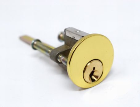 YALE ESSENTIALS CYLINDER+2KEYS BRASS n/r
