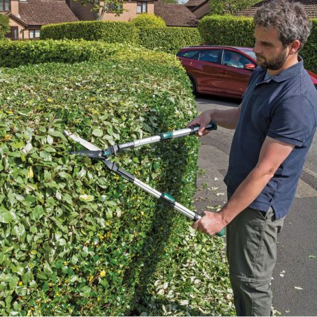 GARDEN SHEARS TELESCOPIC STRAIGHT EDGE 200MM - Image 2