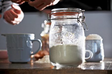 Kilner - Clip Top Preserving Jar Round - 1L (3 FOR £12) - Image 3