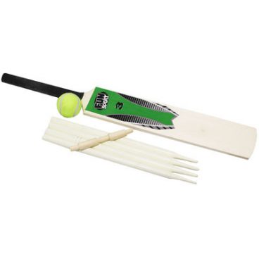 TOYS HTI CRICKET SET