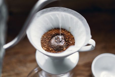 HARIO V60 COFFEE DRIPPER PLASTIC CLEAR SIZE2 - Image 2