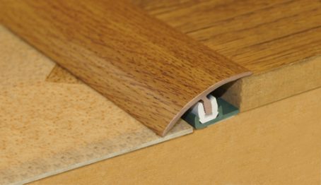 FLOOR THRESEHOLD LIGHT OAK EFFECT