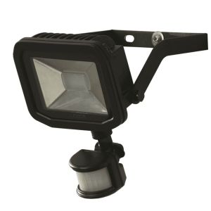 Luceco – LED PIR Floodlight – 15W