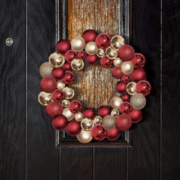 Three Kings – Wreath of Baubles Ruby 40cm