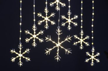 Festive – LED Snowflake Curtain Warm White – 1.2m x 1.2m