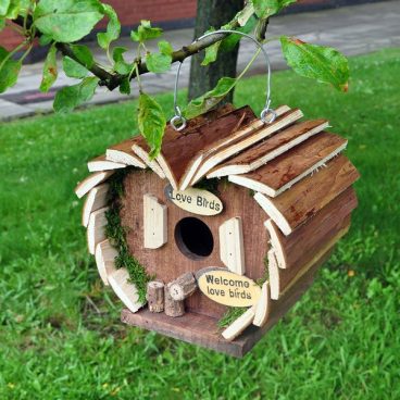 BIRD NESTING BOX HOUSE