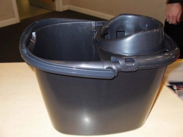 MOP BUCKET GRAPHITE TML