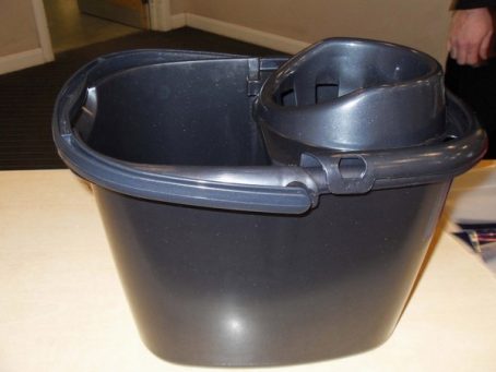 MOP BUCKET GRAPHITE TML