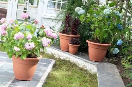 BELL POT SQUARE PLANTER BLACK 38CM - Image 2