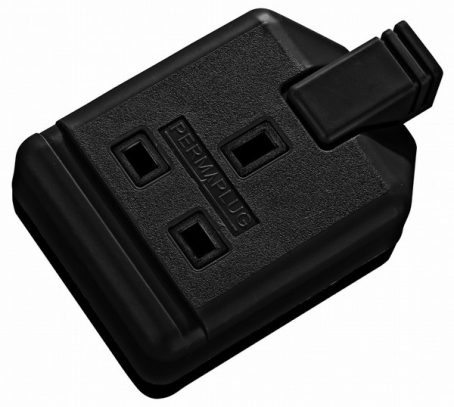 Masterplug - Trailing Single Socket - Black Rubber
