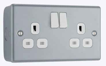 METAL CLAD SOCKET SWITCHED 2G BG