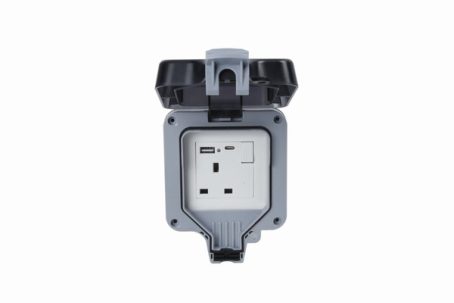 IP66 WEATHERPROOF SOCKET 1G SWITCHED USB-A & USB-C