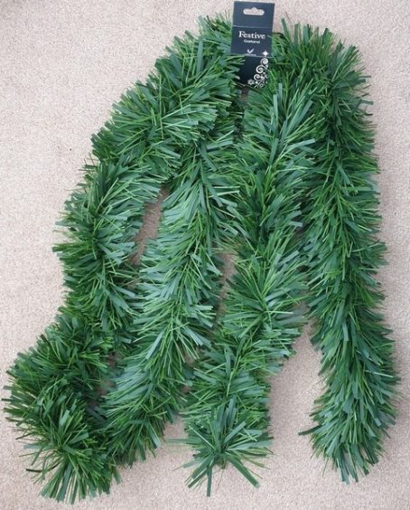 Festive - Garland Tinsel Fine Cut Green 6M