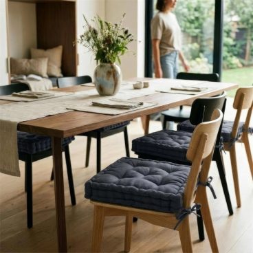 CUSHION SQUARE DEEP BLACK 40CM