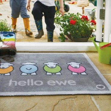 Hug Rug – Mat Herdy Hello Ewe 65x85cm